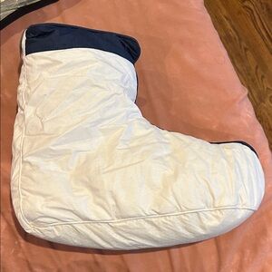 Hästens White and Blue Quilted slippers medium